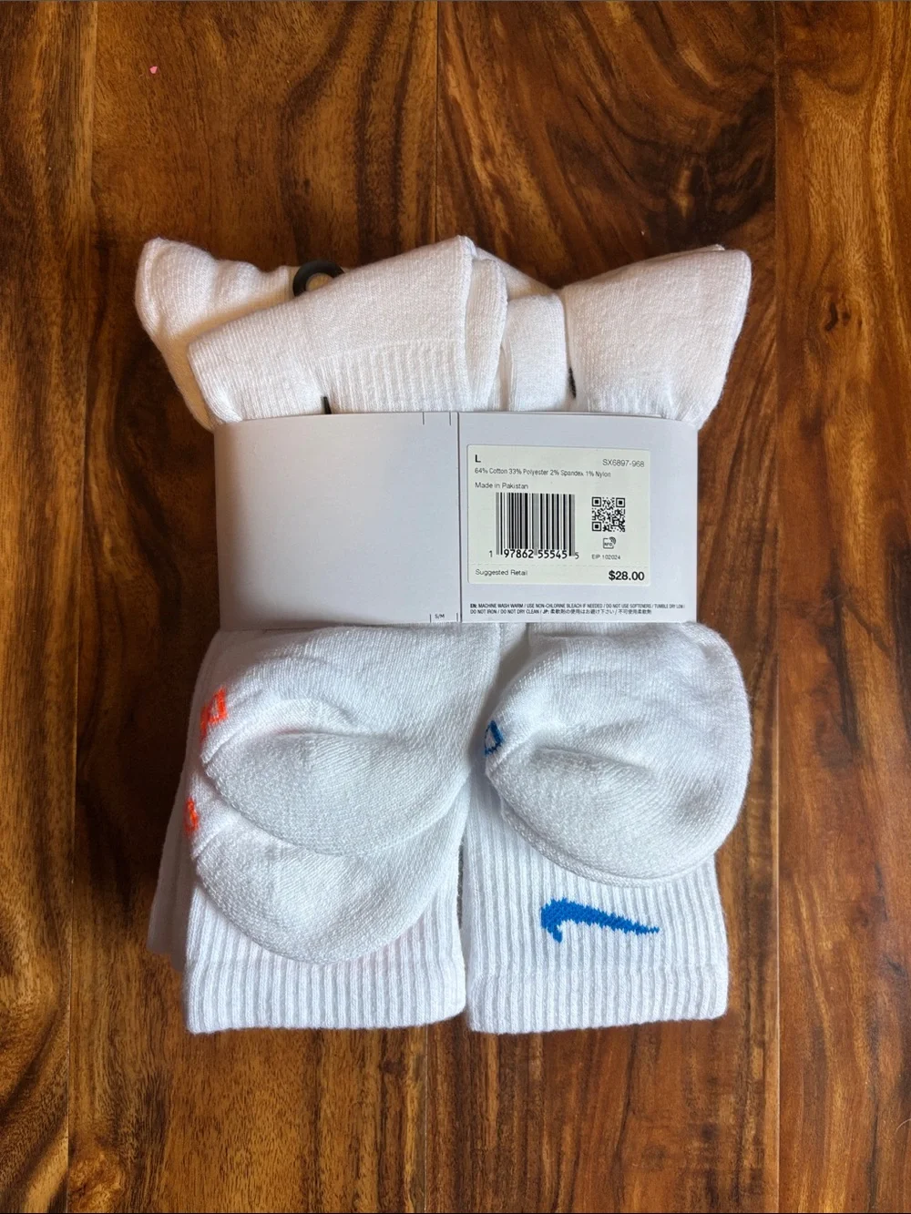 Nike White Crew Socks with bright Swoosh - 6 Pack